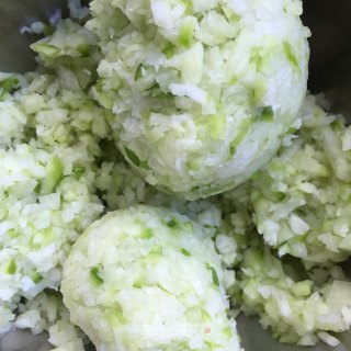 萝卜猪肉水饺的做法步骤：3