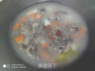 山药胡萝卜鸡汤的做法步骤：5