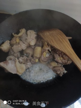 栗子炖鸡的做法步骤：4