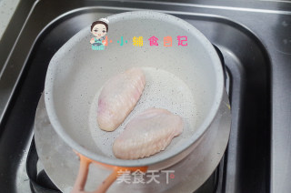 12个月以上咖喱鸡翅面的做法步骤：2