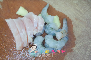 36个月以上肉泥彩色蘑菇馒头的做法步骤：1