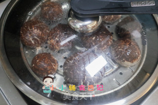 36个月以上肉泥彩色蘑菇馒头的做法步骤：19