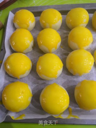 黄油版蛋黄酥的做法步骤：12