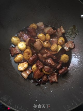 板栗焖五花肉的做法步骤：10