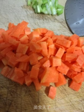 简易版八宝炒饭的做法步骤：3