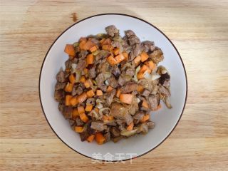 面包牛肉粒的做法步骤：7