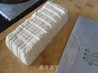 蟹肉金沙豆腐的做法步骤：3