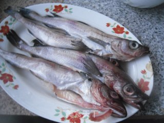 明太鱼炖豆腐的做法步骤：2