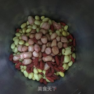 枸杞黄豆花生豆浆的做法步骤：4