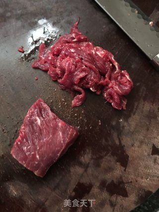 西洋菜滚牛肉汤的做法步骤：1