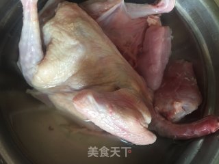 党参炖老鸽的做法步骤：3