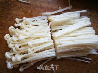 金针菇海带芽豆腐大酱汤的做法步骤：4