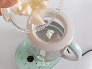 雪梨汁的做法步骤：2