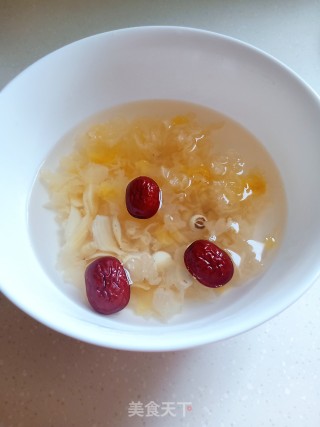 玫瑰花雪耳糖水的做法步骤：2