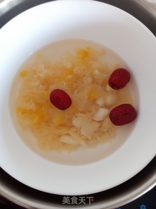 玫瑰花雪耳糖水的做法步骤：3