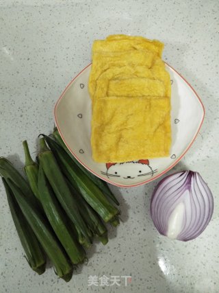 豆干炒秋葵的做法步骤：1