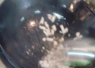 五花肉炖萝卜黄豆的做法步骤：5