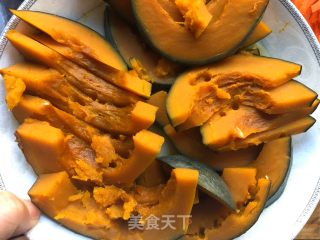 鸡毛菜煮南瓜丸子的做法步骤：1