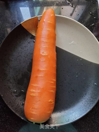 鲜榨胡萝卜汁的做法步骤：1