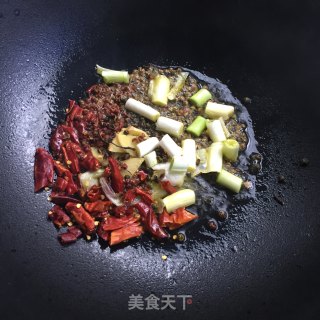 酸菜鲈鱼炖豆腐的做法步骤：4