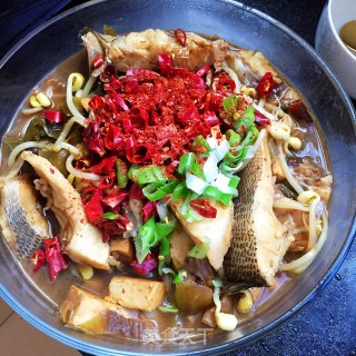 酸菜鲈鱼炖豆腐的做法步骤：10