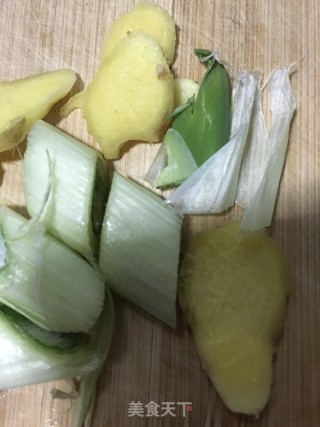 海鲶鱼炖豆腐的做法步骤：4