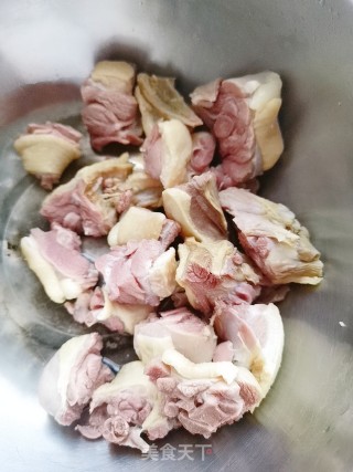 腊鸭腿烧胡萝卜的做法步骤：4