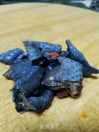 黄焖乌鸡滑菇的做法步骤：2