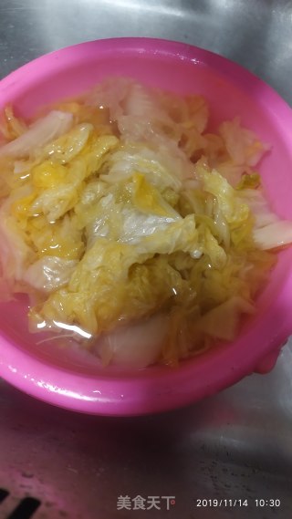 羊肉炒酸菜的做法步骤：2