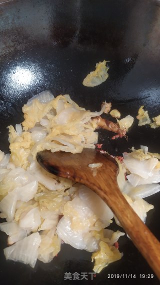 羊肉炒酸菜的做法步骤：5