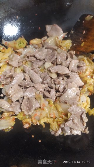 羊肉炒酸菜的做法步骤：6