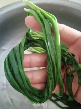 韭菜炒鸭的做法步骤：3