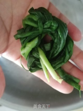 韭菜炒鸭的做法步骤：4