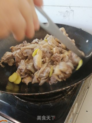 韭菜炒鸭的做法步骤：10
