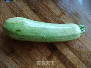 清炒西胡瓜的做法步骤：1