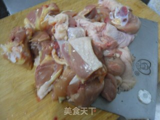 土豆烧鸡肉的做法步骤：2