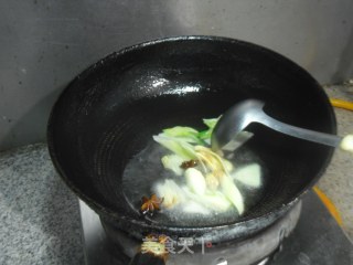 土豆烧鸡肉的做法步骤：7