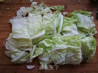 小酥肉砂锅烩的做法步骤：1
