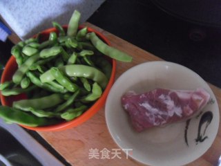 五花肉炖豆角的做法步骤：1