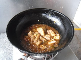 五花肉炖豆角的做法步骤：7