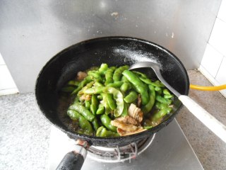 五花肉炖豆角的做法步骤：12