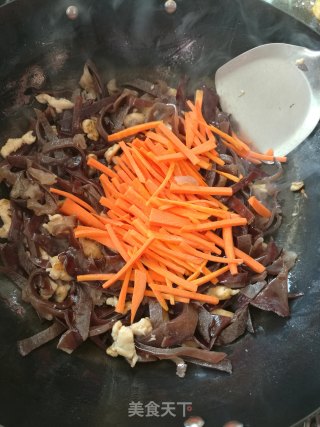 鸡胸脯肉炒黑木耳的做法步骤：9