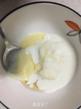 沙拉酱拌水果的做法步骤：1