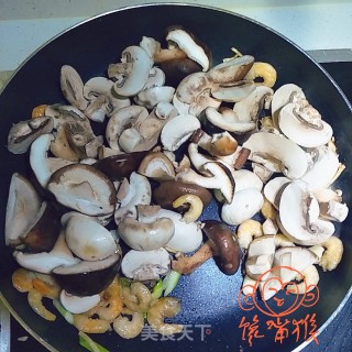 干虾杂菌豆腐煲的做法步骤：7