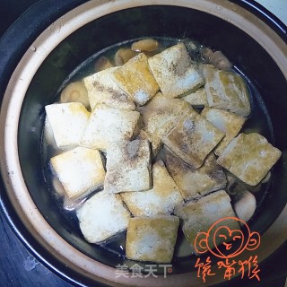 干虾杂菌豆腐煲的做法步骤：9
