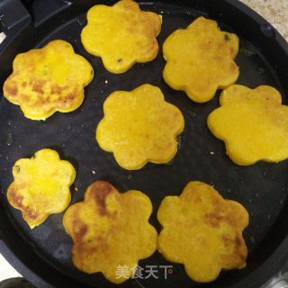 南瓜糯米饼的做法步骤：8