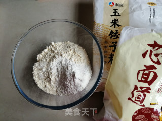 玉米元宝饺子的做法步骤：1