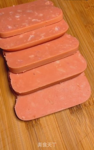 火腿早餐饼的做法步骤：1