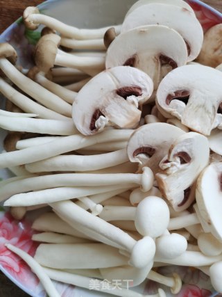 菌菇蛋皮汤的做法步骤：4