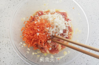 四喜丸子——年夜饭红烧狮子头的做法步骤：5